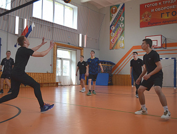 В Самойловской средней школе завершился турнир по волейболу