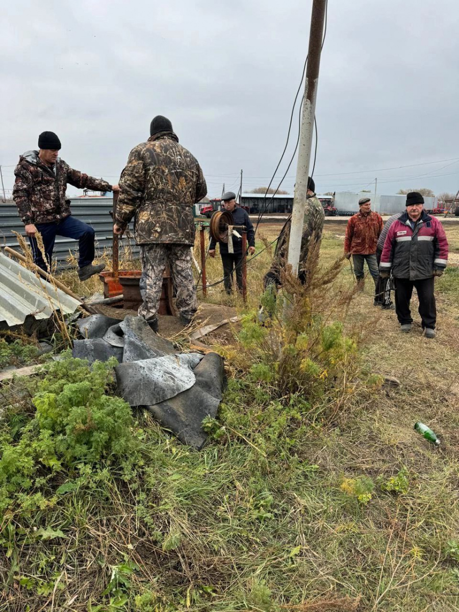 В Полоцком заменили глубинный насос на артезианской скважине