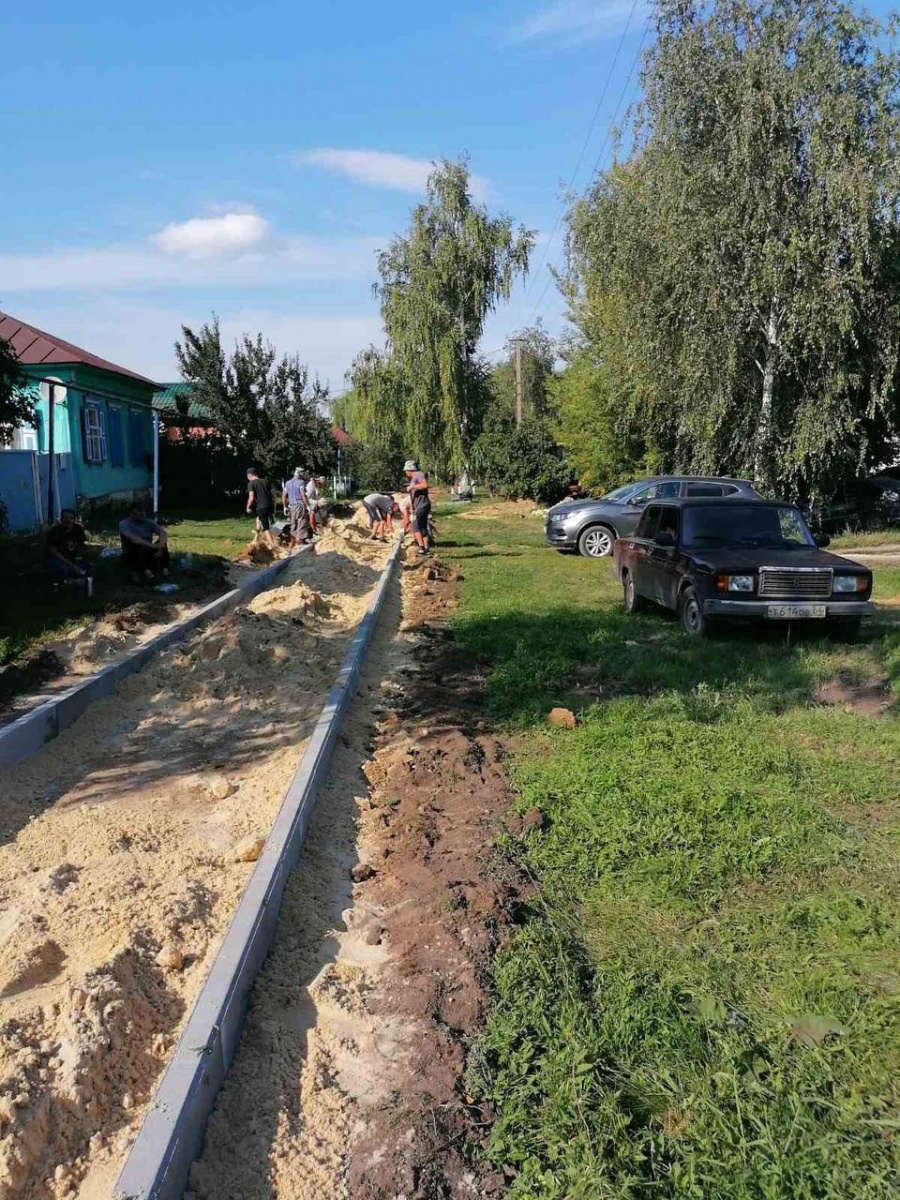 В Самойловке стартовал ремонт тротуаров по новой региональной программе