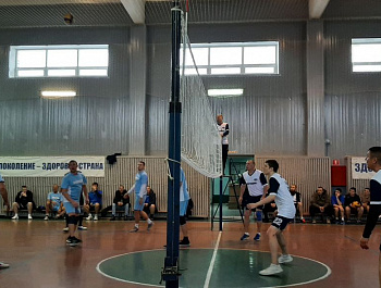 На базе ФОК «Молодежный» в с. Святославка состоялся турнир по волейболу
