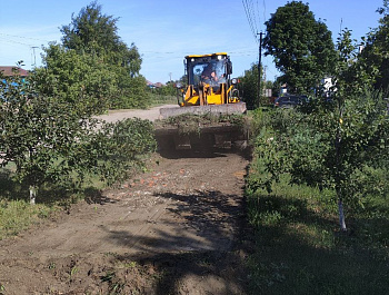 В Самойловке началось строительство нового тротуара