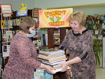 Акция «Книгу сельской и школьной библиотеке»