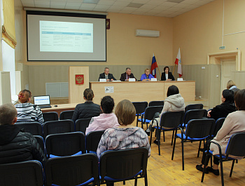 В администрации Самойловского МР обсудили вопросы повышения доступности финансовых услуг для граждан и бизнеса