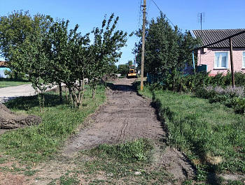 В Самойловке началось строительство нового тротуара